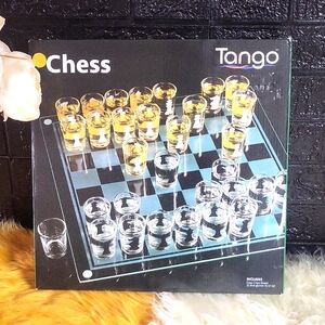 New never opened shot glass chess game pretty 😍